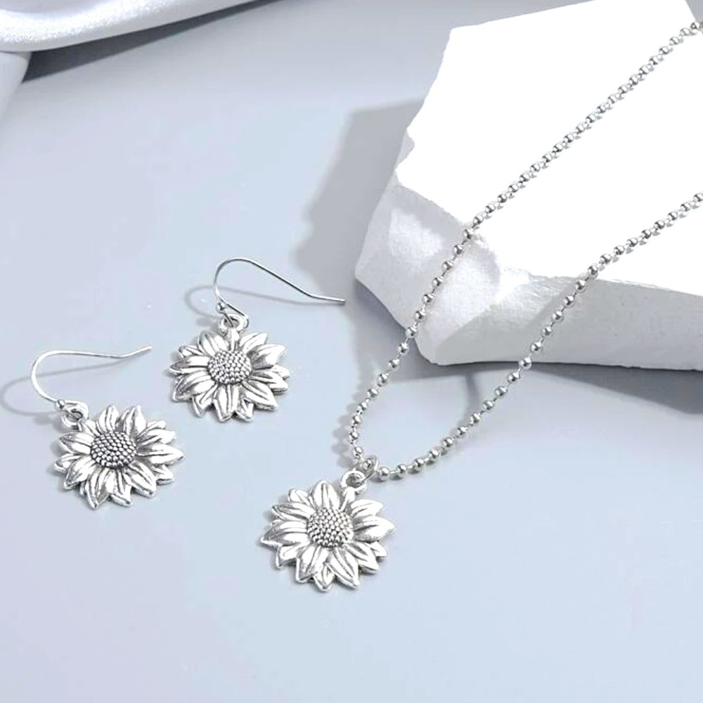 Stainless Steel Sunflower Necklace/Earring Set🐝